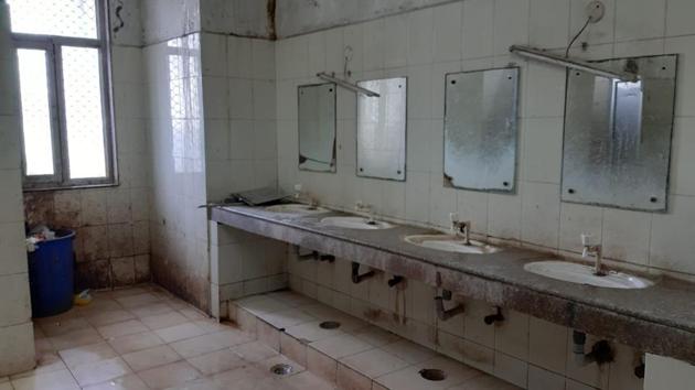 The Swachh Bharat Mission has had a limited impact in Agra. (Raju Tomar/HT Photo) The Swachh Bharat Mission has had a limited impact in Agra. (Raju Tomar/HT Photo)