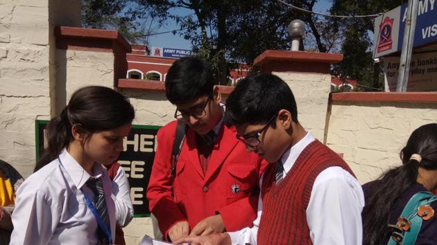 CBSE Class 10 math paper analysis: Student of GD Goenka Public School in Lucknow discussing the Class 10 maths paper after the exam.(Rajeev Mullick/HT photo) CBSE Class 10 math paper analysis: Student of GD Goenka Public School in Lucknow discussing the Class 10 maths paper after the exam.(Rajeev Mullick/HT photo)