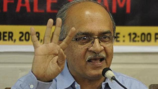 Lawyer Prashant Bhushan on Thursday admitted to having made a ‘genuine mistake’ in his tweets during a hearing in a contempt case in the Supreme Court.(HT Photo)