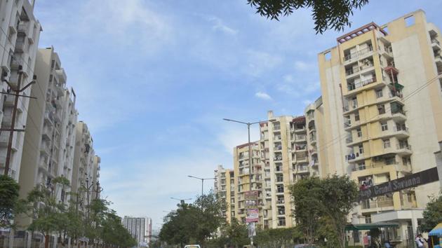The Ghaziabad Development Authority (GDA), in its board meeting Wednesday, cleared the proposal for a revised budget expenditure of ₹2,228 crore for 2018-19 and a proposed expenditure of ₹1,343 crore for the 2019-20 fiscal. (HT File Photo) The Ghaziabad Development Authority (GDA), in its board meeting Wednesday, cleared the proposal for a revised budget expenditure of ₹2,228 crore for 2018-19 and a proposed expenditure of ₹1,343 crore for the 2019-20 fiscal. (HT File Photo)