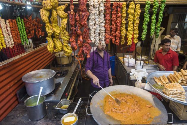 At Mohammad Ali Road. Can you imagine tandoori chicken being anything but that vibrant red? It just wouldn’t have the same promise of spicy, searing flavour. (HT File Photo) At Mohammad Ali Road. Can you imagine tandoori chicken being anything but that vibrant red? It just wouldn’t have the same promise of spicy, searing flavour. (HT File Photo)