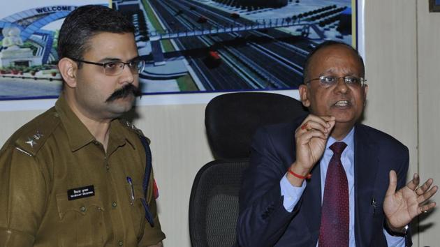 District Magistrate BN Singh and Senior Superintendent of Police Vaibhav Krishna talking about preparations for Lok Sabha 2019 polls at District magistrate office sector 27, in Noida on March 06, 2019. (Sunil Ghosh/HT Photo) District Magistrate BN Singh and Senior Superintendent of Police Vaibhav Krishna talking about preparations for Lok Sabha 2019 polls at District magistrate office sector 27, in Noida on March 06, 2019. (Sunil Ghosh/HT Photo)