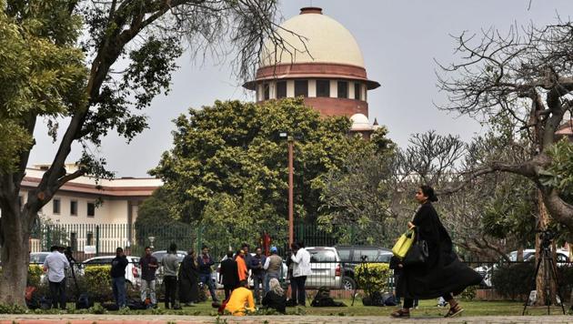 The Supreme Court on Friday ordered mediation in the Ayodhya title suit. A five-judge Constitution bench headed by Chief Justice of India Ranjan Gogoi passed the order to this effect. Mediation will start within a week at Faizabad and the state of UP has to make arrangements, the Supreme Court ruled. The mediation panel has to give its report within four weeks. (Biplov Bhuyan / HT Photo) The Supreme Court on Friday ordered mediation in the Ayodhya title suit. A five-judge Constitution bench headed by Chief Justice of India Ranjan Gogoi passed the order to this effect. Mediation will start within a week at Faizabad and the state of UP has to make arrangements, the Supreme Court ruled. The mediation panel has to give its report within four weeks. (Biplov Bhuyan / HT Photo)