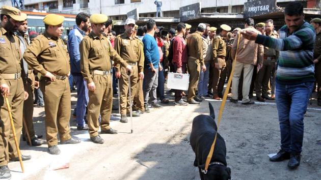 Mohammad Riyaz, a resident of Anantnag district’s Mattan village, died while undergoing treatment at the Government Medical College (GMC) hospital in the early hours, the officials said.(Nitin Kanotra / HT Photo)