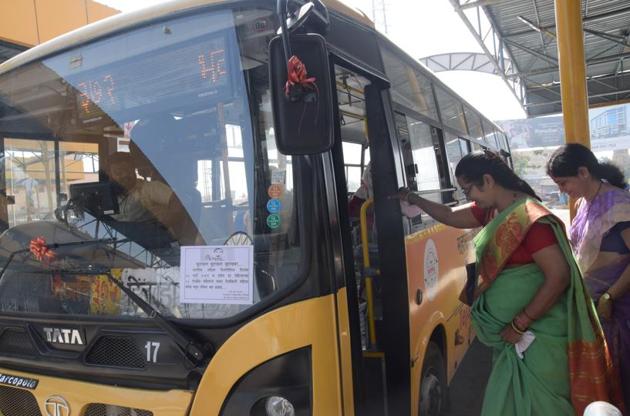 Women passengers Tejaswini service of Pune Mahanagar Parivahan Mahamandal Limited (PMPML)  were  given free travel concession on the occasion of International Women's Day in Nigdi on Friday. (HT PHOTO) 
