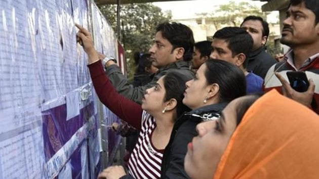 Education Minister Vinod Tawde said SSC pass students will now get 7 per cent seats in the open category, after reducing the in-house quota from 20 per cent to 10 per cent in FYJC (first year junior college) admissions. (Hindustan Times) Education Minister Vinod Tawde said SSC pass students will now get 7 per cent seats in the open category, after reducing the in-house quota from 20 per cent to 10 per cent in FYJC (first year junior college) admissions. (Hindustan Times)