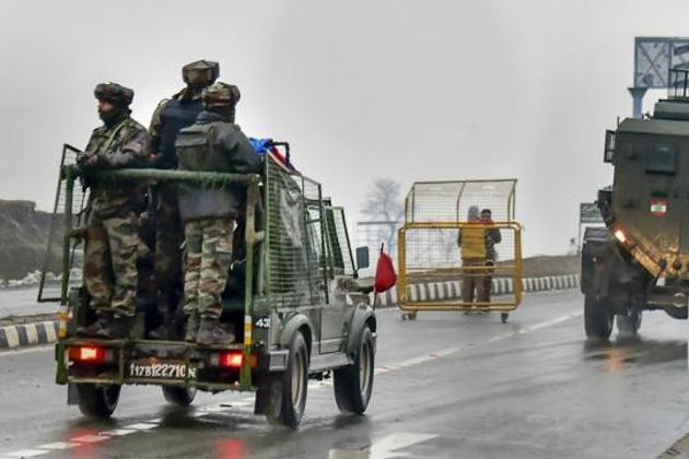 On Friday evening, media reports said that soldier Yaseen Bhat, who is currently on leave was kidnapped from his home in Qazipora Chadoora by unknown gunmen.(AP/ Representative Image)