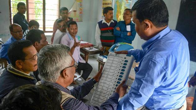 An EVM trainer provides training to election polling and presiding officer ahead of Lok Sabha election 2019, in Baska district of Assam on March 10.(PTI Photo)