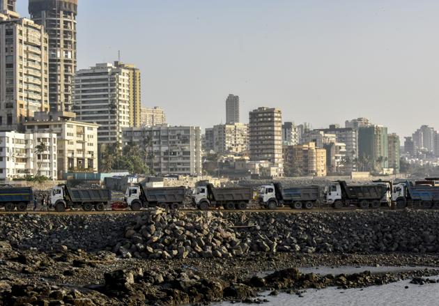 The citizens’ group claimed the land reclamation that was happening was illegal and the Brihanmumbai Municipal Corporation (BMC) was reclaiming land that was not part of the coastal road. (Kunal Patil/HT Photo) The citizens’ group claimed the land reclamation that was happening was illegal and the Brihanmumbai Municipal Corporation (BMC) was reclaiming land that was not part of the coastal road. (Kunal Patil/HT Photo)