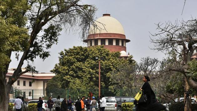 The Supreme Court will this month-end take up petitions challenging the 10% quota for poorer sections to see if a five-judge constitution bench needs to look into the constitution amendment. (Biplov Bhuyan/HT PHOTO) The Supreme Court will this month-end take up petitions challenging the 10% quota for poorer sections to see if a five-judge constitution bench needs to look into the constitution amendment. (Biplov Bhuyan/HT PHOTO)