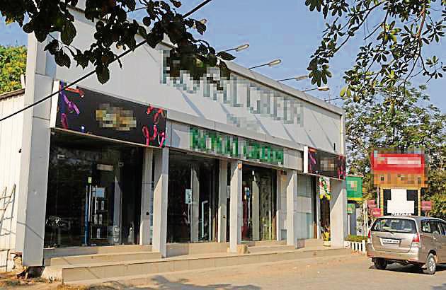 The Haryana government on Monday started the process of allotment of liquor vends through e-tendering bids across the state. (Parveen Kumar/HT Photo) The Haryana government on Monday started the process of allotment of liquor vends through e-tendering bids across the state. (Parveen Kumar/HT Photo)