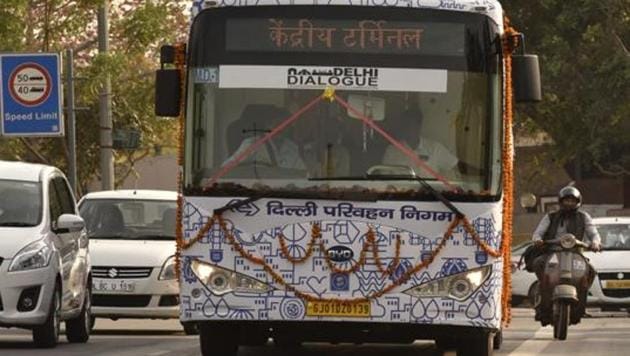 DTC Electric Bus after the flag off by Gopal Rai (Minister of Transport, Delhi) at Delhi Secretariat,I P Extension in New Delhi. (Virendra Singh Gosain/HT Photo) DTC Electric Bus after the flag off by Gopal Rai (Minister of Transport, Delhi) at Delhi Secretariat,I P Extension in New Delhi. (Virendra Singh Gosain/HT Photo)