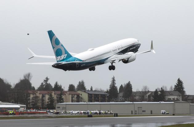 A Boeing 737 MAX takes off during a flight test in Renton, Washington January 29, 2016.(REUTERS)