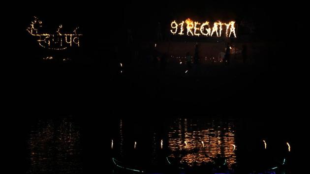The action packed events, that took place on the Mula river, witnessed fire works late in the evening, as the sun set for the day. (Rahul Raut/HT PHOTO) 