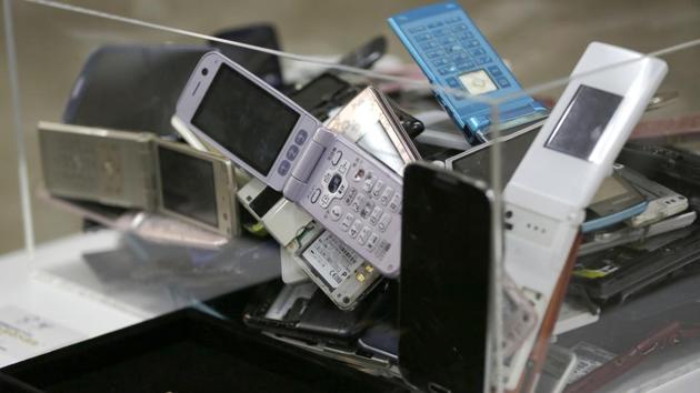 The court of an additional district judge (ADJ) has cancelled the no-sale clause of a lower court order of October, 2015, in which the lower court had ordered the release of 1,498 mobile phones, recovered after robberies.(AP File Photo)