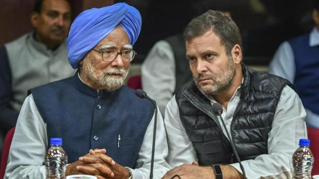 Former prime minister Manmohan Singh has reportedly cited age and health concerns as reasons for not wanting to contest the upcoming Lok Sabha elections. Congress is said to have requested him to fight from Amritsar LS constituency in Punjab.(PTI File)