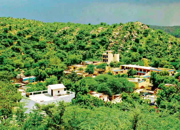 Environmentalists, on the other hand, say that it is not legally permissible to ‘own’ PLPA-notified Aravalli land, and that the land has been privatised through ‘dubious’ means.(HT File Photo)