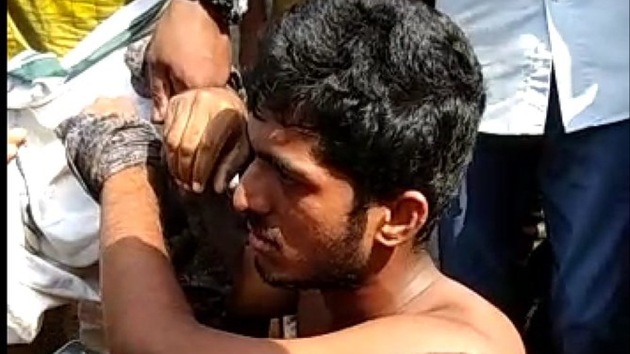 The accused Ajin Rei Mathew (25), who was planning to flee from the spot, was overpowered by local people and handed over to the police.(ANI/Twitter)