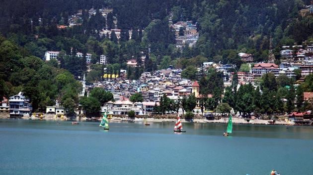 Uttarakhan chief electoral officer said around one lakh officials will be employed across the state on April 11, the date of polling in Lok Sabha elections the state, to ensure the process is carried out smoothly.(HT File Photo) Uttarakhan chief electoral officer said around one lakh officials will be employed across the state on April 11, the date of polling in Lok Sabha elections the state, to ensure the process is carried out smoothly.(HT File Photo)