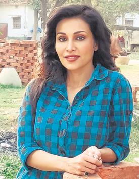 Flora Saini is doing back-to-back series and is currently shooting ‘Red Land’ in Varanasi.(HT)