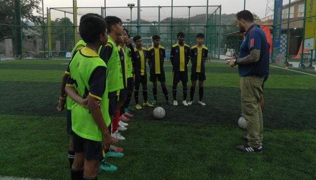 Julio Manuel Segret Mondelo, a UEFA A-License coach who has over 20 years of grassroots experience in various countries including Spain, Norway and India, is part of a strong back-up staff at Zinc Football.(HT Photo)