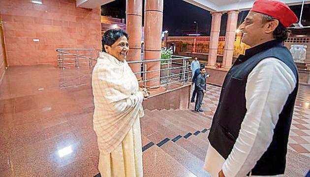 After the meeting, Akhilesh tweeted: “Ek mulaqat mahaparivartan ke liye (A meeting for change)”.(Twitter) After the meeting, Akhilesh tweeted: “Ek mulaqat mahaparivartan ke liye (A meeting for change)”.(Twitter)