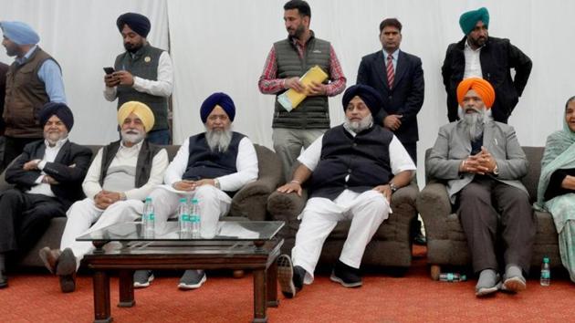The Akali Dal has made it mandatory for all party leaders and members to donate towards the party fund. (HT Photo) The Akali Dal has made it mandatory for all party leaders and members to donate towards the party fund. (HT Photo)