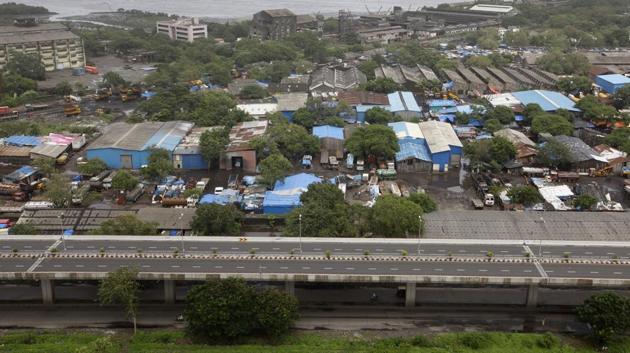 Many of the tenants, spread between Wadala and Colaba, are facing eviction notices from the Mumbai Port Trust on the pretext of their leases getting expired or owing to the alleged outstanding dues(HT File)
