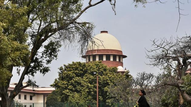 Can the Babri masjid title suit be settled through a court ordered mediation? The strictly legal answer provided by the Constitution bench of the Supreme Court (SC) is: Yes.(Biplov Bhuyan/HT PHOTO)