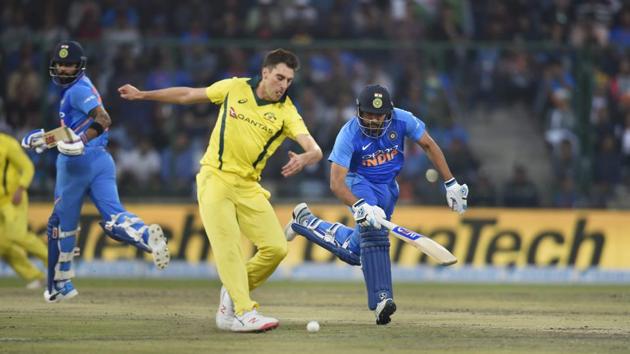 Indian batsmen Virat Kohli and Rohit Sharma run between the wickets. (PTI)