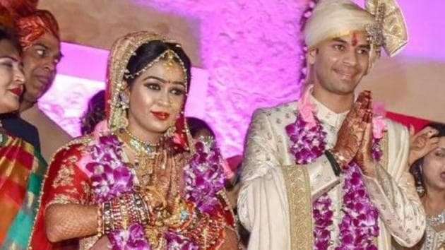 Tej Pratap Yadav with Aishwarya Rai after their marriage(HT File)