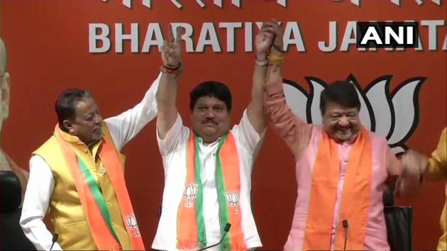 TMC leader and four-time legislator from West Bengal Arjun Singh Thursday joined the BJP, giving a boost to the saffron party’s prospects in the state for the Lok Sabha elections.(ANI/Twitter)