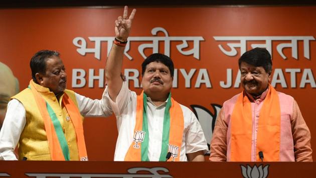 On Thursday, TMC leader and four-time legislator from West Bengal Arjun Singh joined the Bharatiya Janata Party (BJP) party. “Earlier the TMC used to stand for Maa, Mati, Manush, now it is only money, money and money,” Singh said attacking West Bengal Chief Minister Mamata Banerjee. (Sonu Mehta / HT Photo) On Thursday, TMC leader and four-time legislator from West Bengal Arjun Singh joined the Bharatiya Janata Party (BJP) party. “Earlier the TMC used to stand for Maa, Mati, Manush, now it is only money, money and money,” Singh said attacking West Bengal Chief Minister Mamata Banerjee. (Sonu Mehta / HT Photo)