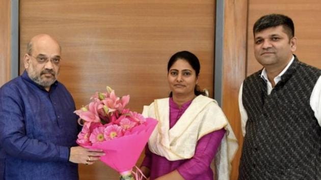 BJP chief Amit Shah announced on Friday that Apna Dal leader and sitting MP Anupriya Patel will contest from her Mirzapur seat.(Amit Shah/Twitter)