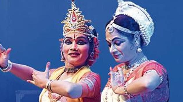 Vani Madhav (right), a South City 1 resident, is an acclaimed Odissi dancer who has performed at many prestigious venues across the country.