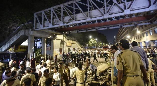 Maharashtra Chief Minister Devendra Fadnavis, who visited the bridge site and met those injured in the incident this morning, had sought a preliminary report from the authorities(Kunal Patil/HT Photo)