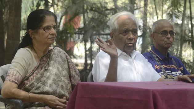 (From left) Anupama barve, Suresh Pingale and Madan Kalbag at a Agri - Horticulture society of Western India press conference at Empress Garden in Pune.(Ravindra Joshi/HT PHOTO)