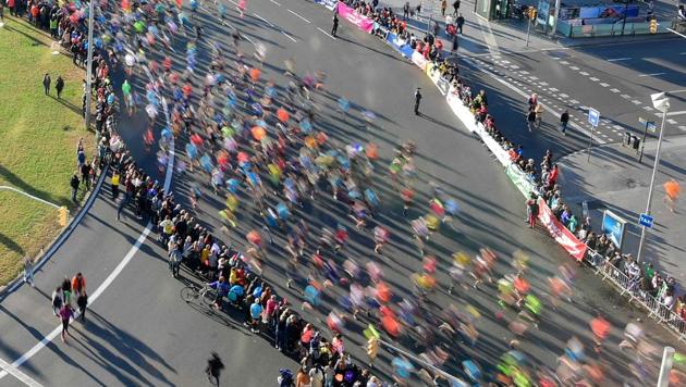 Participants run at the start of the 2019 Barcelona marathon in Barcelona, Spain. (Lluis Gene / AFP) Participants run at the start of the 2019 Barcelona marathon in Barcelona, Spain. (Lluis Gene / AFP)