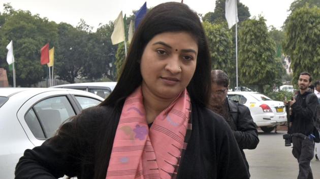 Alka Lamba said she did not approve the manner in which AAP has been repeatedly going to the Congress for an alliance.(HT File Photo)