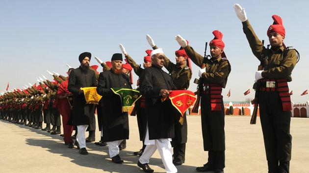 New recruits of the Jammu Kashmir Light Infantry Regiment (JKLIR) take an oath as they take part in a graduation parade at an army base in Srinagar, Jammu and Kashmir. (Waseem Andrabi / HT Photo) 