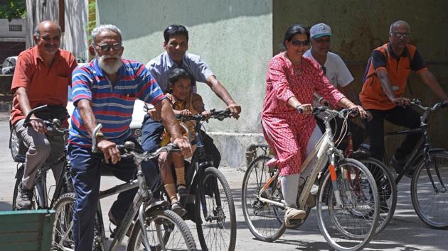 Members of Pune Cycle Pratishthan near Karve road in Pune(Pratham Gokhale/HT Photo)