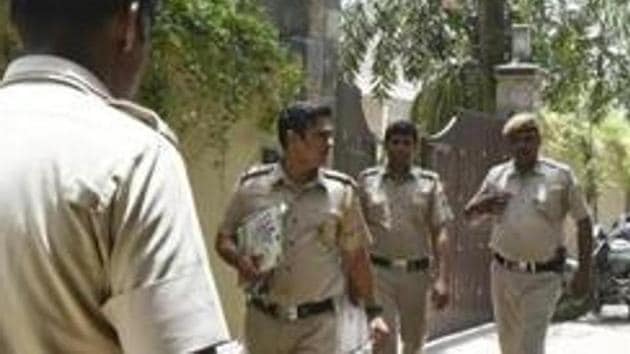 The station house officer (SHO) and two constables of the Sarita Vihar police station on Thursday allegedly assaulted a 44-year-old shopkeeper in Jasola Vihar. (Photo by Raj K Raj / Hindustan Times)Representative Image(Hindustan Times)