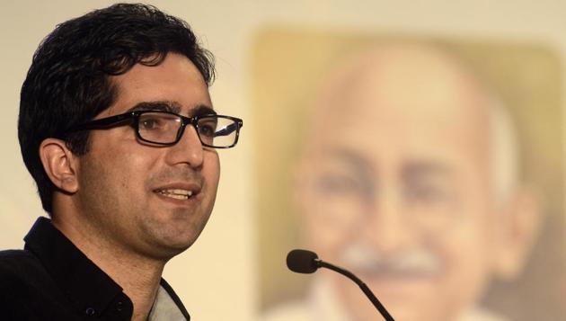 Former IAS officer Shah Faesal launched a new political party at an impressive public rally in Srinagar on Sunday.(Ravindra Joshi/HT File Photo)