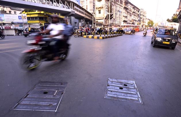 The spot where BMC staff died while working.(Anshuman Poyrekar/HT Photo)