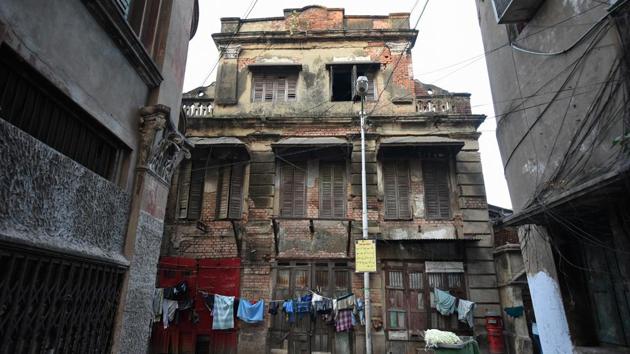 Not far from Presidency is Khetra Kuthi, with the room on the second floor where legendary Bengali author Shibram Chakraborty spent most of his life and died in 1980. “Multiple people have come looking for his room. One man, when led to his room, bowed down and touched the floor with his forehead. It was thrilling to see,” said 27-year-old Dip Chakraborty, the room’s present occupant . (Arijit Sen / HT Photo) Not far from Presidency is Khetra Kuthi, with the room on the second floor where legendary Bengali author Shibram Chakraborty spent most of his life and died in 1980. “Multiple people have come looking for his room. One man, when led to his room, bowed down and touched the floor with his forehead. It was thrilling to see,” said 27-year-old Dip Chakraborty, the room’s present occupant . (Arijit Sen / HT Photo)