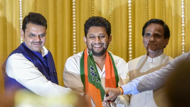Shiv Sena minister Arjun Khotkar and state Bharatiya Janata Party (BJP) president Raosaheb Danve ended their feud over a Lok Sabha seat for “alliance dharma”, the two leaders announced in Aurangabad on Sunday. (Photo by Kunal Patil/Hindustan Times)(Kunal Patil/HT Photo)