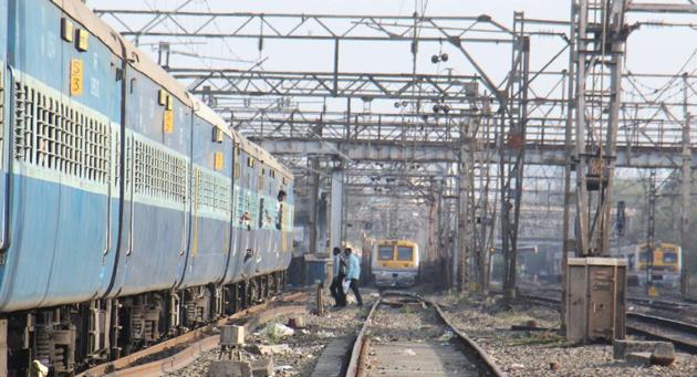 The incident happened at Khatkali Bypass in Hingoli, over 570 kilometres from here, on Saturday evening, an official said.(Hindustan Times) The incident happened at Khatkali Bypass in Hingoli, over 570 kilometres from here, on Saturday evening, an official said.(Hindustan Times)