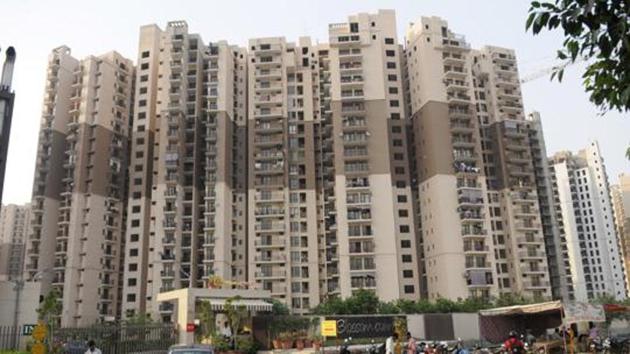 To invest, you need to bid for a minimum of 800 units and in multiples of 400 units. The units of the Embassy REIT are proposed to be listed on the National Stock Exchange of India Ltd and BSE Ltd.(Burhaan Kinu/HT PHOTO)