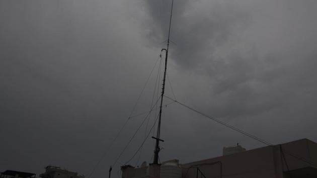 Radio antenna at Chandwani’s residence. Chandwani, 50, has one of Delhi-NCR’s biggest shacks and is thrilled whenever he establishes contact with faraway individuals from varied professions. The unique jargon of hamdom, which believes in the philosophy of ‘One World One Language’, has its own special words, phrases, Q-Codes and numbers -- 73 means ‘best wishes’, and 88 means ‘love and kisses’. (Yogendra Kumar / HT Photo) Radio antenna at Chandwani’s residence. Chandwani, 50, has one of Delhi-NCR’s biggest shacks and is thrilled whenever he establishes contact with faraway individuals from varied professions. The unique jargon of hamdom, which believes in the philosophy of ‘One World One Language’, has its own special words, phrases, Q-Codes and numbers -- 73 means ‘best wishes’, and 88 means ‘love and kisses’. (Yogendra Kumar / HT Photo)