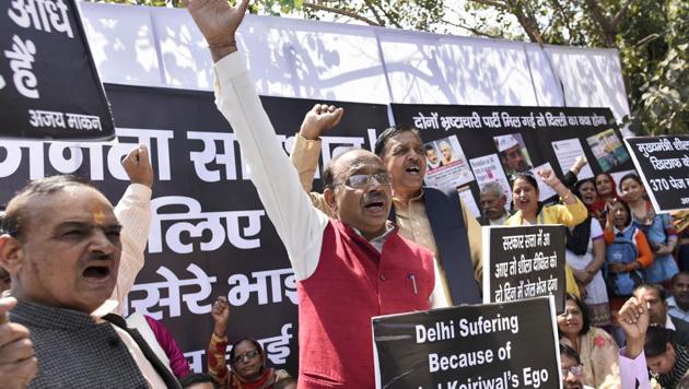 New Delhi, India - March 17, 2019: Union Minister Vijay Goel along with the party supporters and activists shout slogans against Congress party and Aam Aadmi Party (AAP), at Jantar Mantar, in New Delhi, India, on Sunday, March 17, 2019. (Photo by Burhaan Kinu/ Hindustan Times)(Burhaan Kinu/HT PHOTO) New Delhi, India - March 17, 2019: Union Minister Vijay Goel along with the party supporters and activists shout slogans against Congress party and Aam Aadmi Party (AAP), at Jantar Mantar, in New Delhi, India, on Sunday, March 17, 2019. (Photo by Burhaan Kinu/ Hindustan Times)(Burhaan Kinu/HT PHOTO)